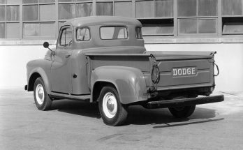 Dodge B-Serie Pickup Heckansicht