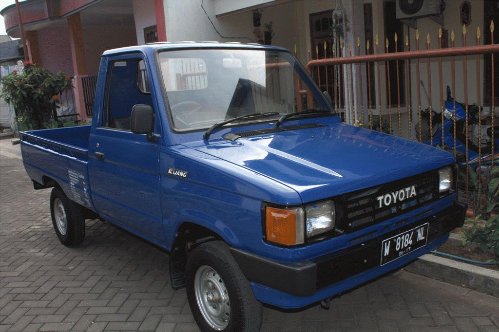 Toyota Kijang 1. bis 4. Generation (1977-2003) - Pick-up Trucks