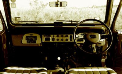 Toyota Land Cruiser BJ42 Pickup - Cockpit