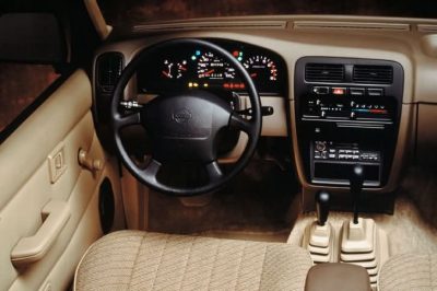 Nissan D21 Pickup Innenausstattung XE 1991