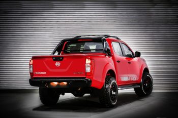 Nissan Frontier Attack Concept als durchgetrimmter Offroader