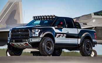 Ford F-22 F-150 Raptor posiert auf Airport