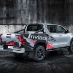 Toyota Hilux Invincible 50 in der Heckansicht