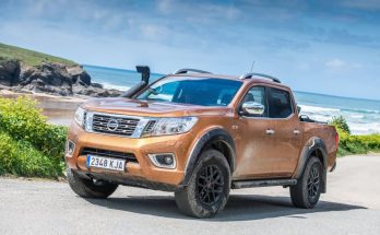 Nissan Navara Off-Roader AT32 an der Küste