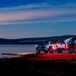 Nissan Navara Dark Sky Concept mit roter Beleuchtung