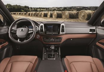 Ssangyong Musso Grand - Cockpit