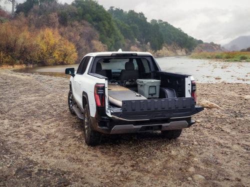 2026 GMC Sierra EV - MidGate